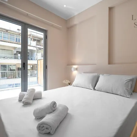 Aelia Jacuzzi Suite, The Luxury
