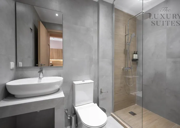 Aelia Jacuzzi Suite, The Luxury Apartment *