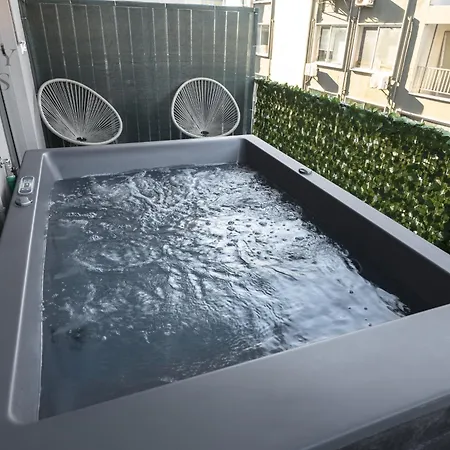 Aelia Jacuzzi Suite, The Luxury * 塞萨洛尼基
