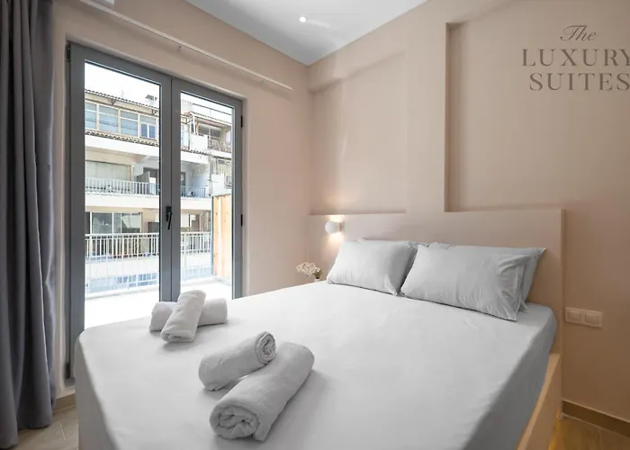 Aelia Jacuzzi Suite, The Luxury