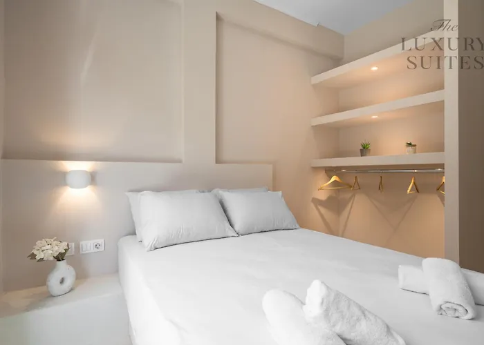 Aelia Jacuzzi Suite, The Luxury Apartmán *